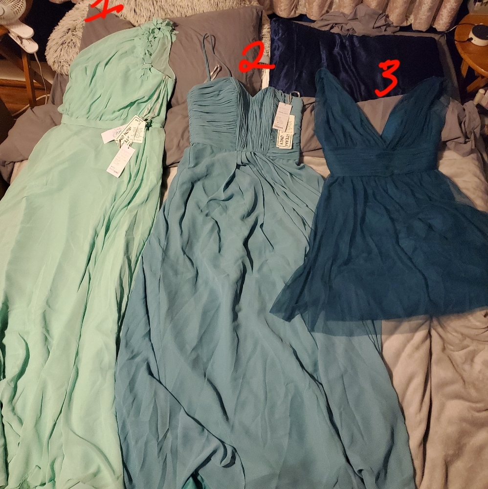 Lot of 5 teal-blue hue bridesmaids dresses